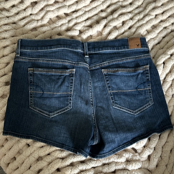AMERICAN EAGLE women’s denim stretch shorts 5 pockets dark wash 10 - Picture 2 of 4
